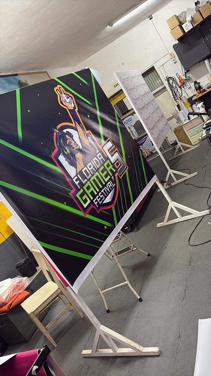 Cartel comercial SeryGrafy