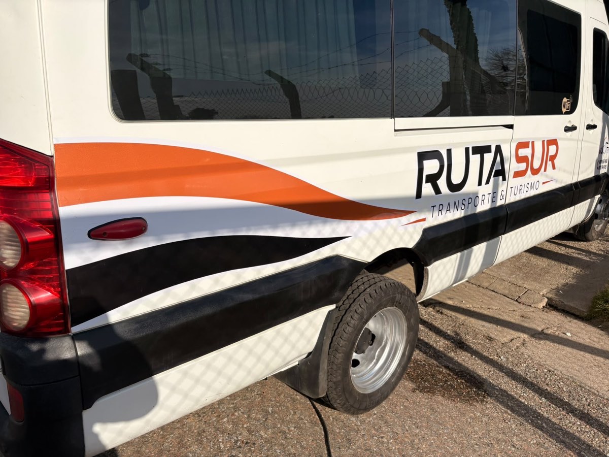 Rotulación vehicular en furgoneta Ruta Sur