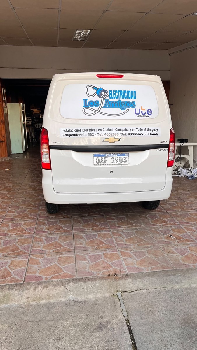 Trabajo de rotulación vehicular SeryGrafy